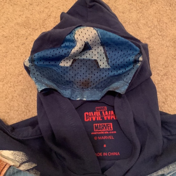 NWOT Captain America Civil War Youth size small costume hooded T-shirt - Picture 3 of 3